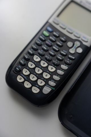 Calculadora Texas Instruments TI-84 Plus