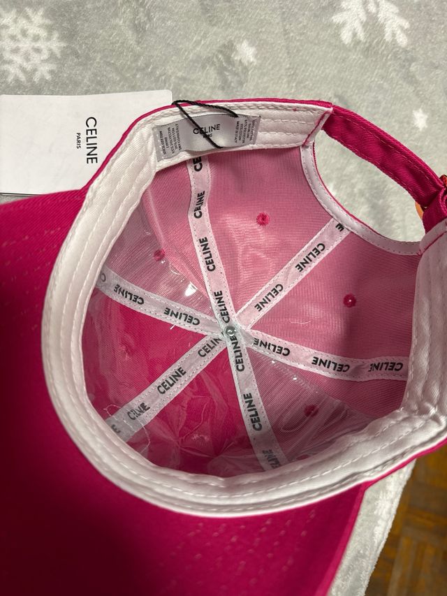 Cappello Celine Fucsia con C