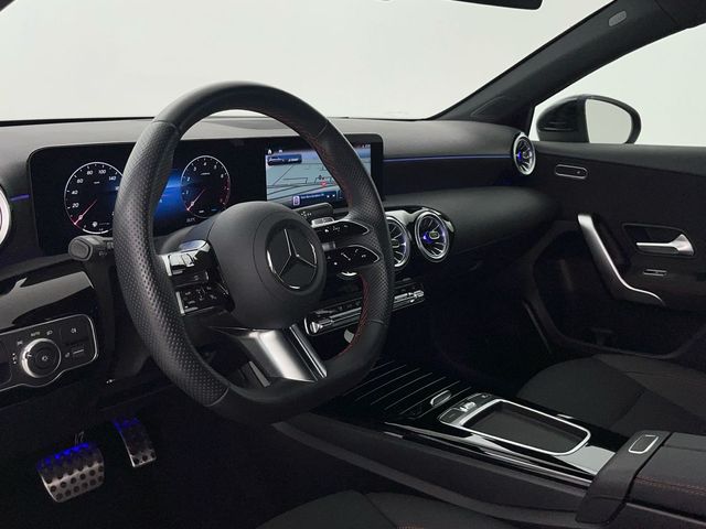 Mercedes-Benz Clase A 180 100 kW (136 CV)