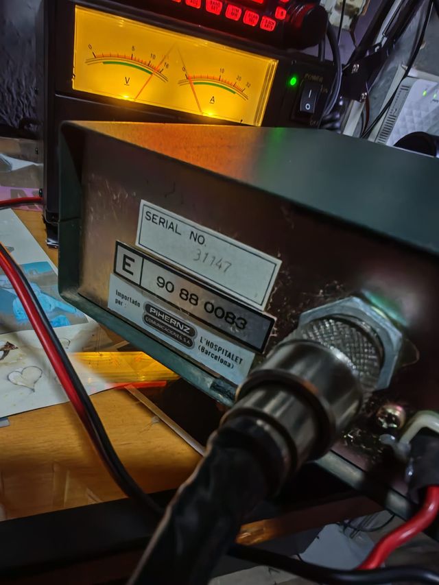 Emisora CB Dragon KR-80 y Medidor SWR/Watt