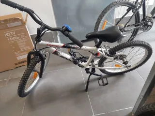 Se vende bicicleta infantil Rockrider, como nueva.