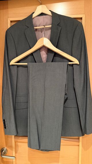 Traje de caballero gris talla 42
