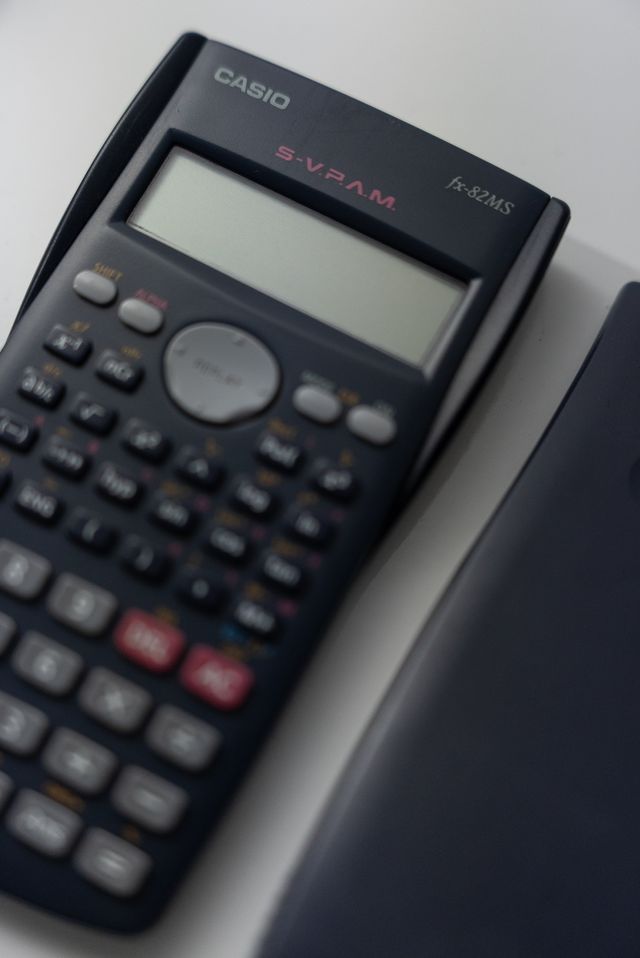 Calculadora Casio fx-82MS