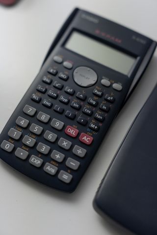 Calculadora Casio fx-82MS