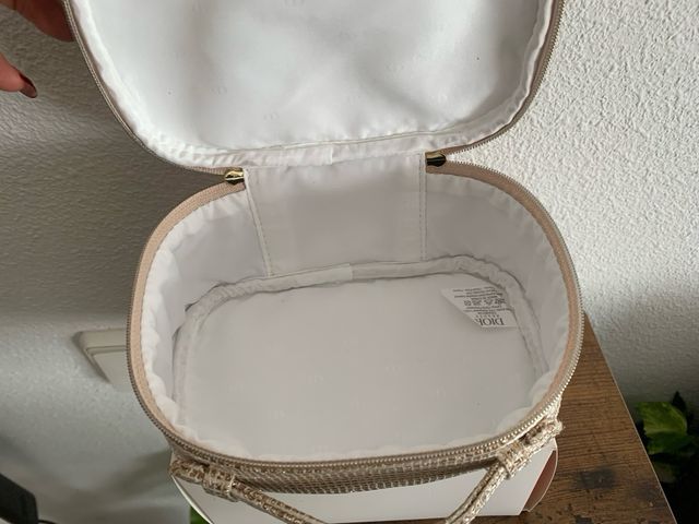 Necessaire Dior Dourado Brilhante