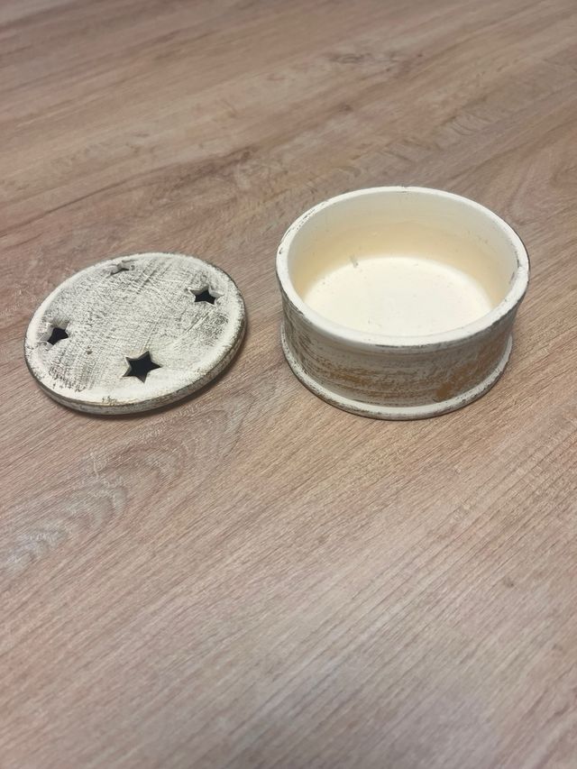 Portavelas de madera con estrellas