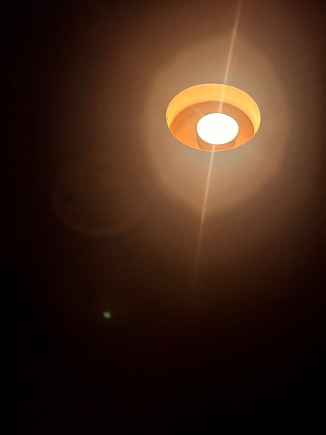 Portavelas de madera con estrellas