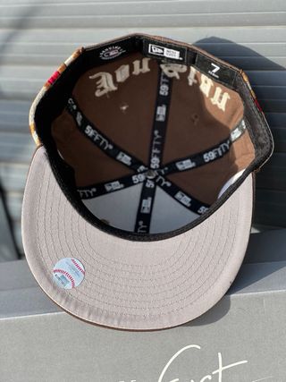 Gorra New Era NY Marrón y Blanca