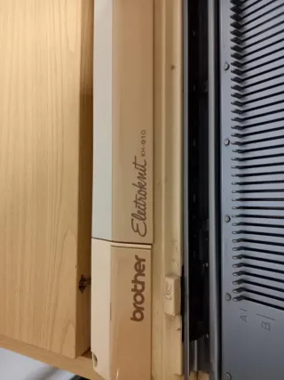 Macchina per maglieria Brother KR-830