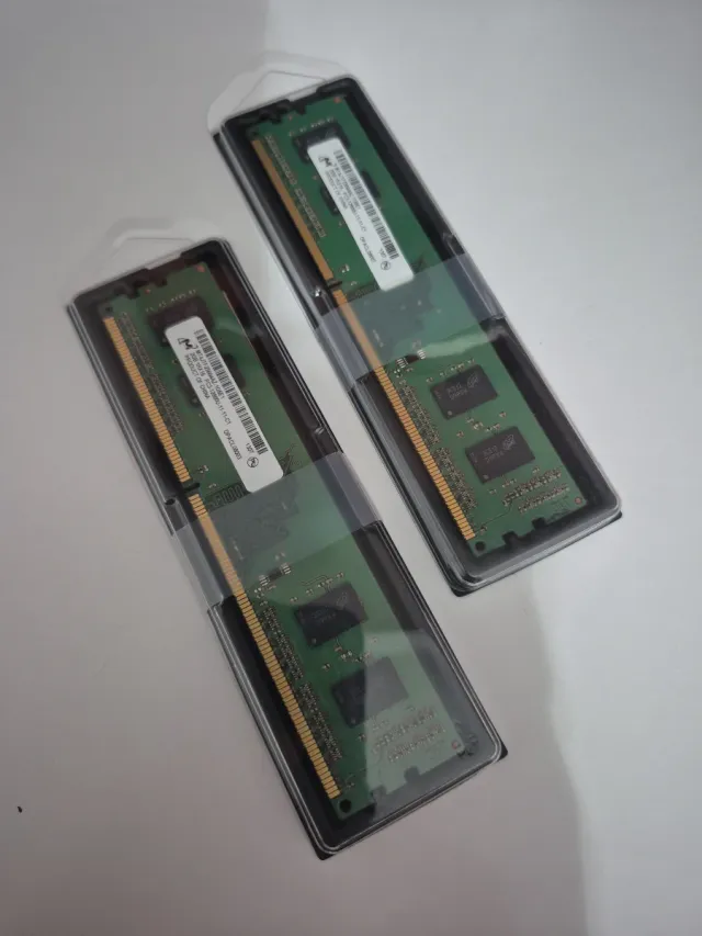 2x Módulos RAM DDR3 1600MHz