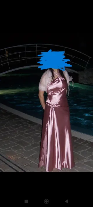 Abito lungo rosa con coprispalle