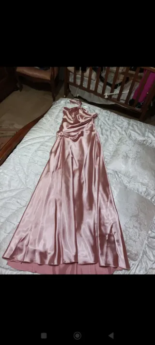 Abito lungo rosa con coprispalle