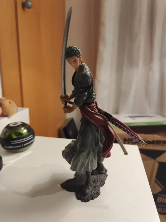 Figura Roronoa Zoro 3 espadas