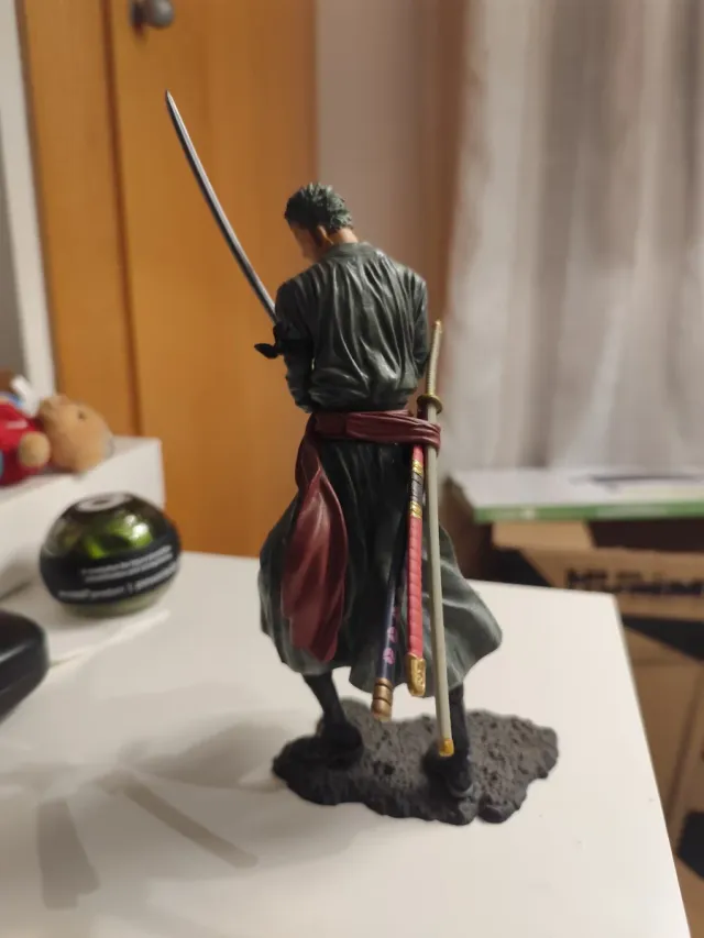 Figura Roronoa Zoro 3 espadas