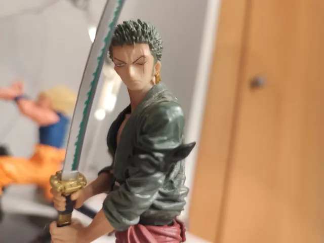 Figura Roronoa Zoro 3 espadas