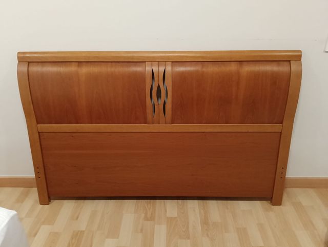 Cabecero de madera a juego