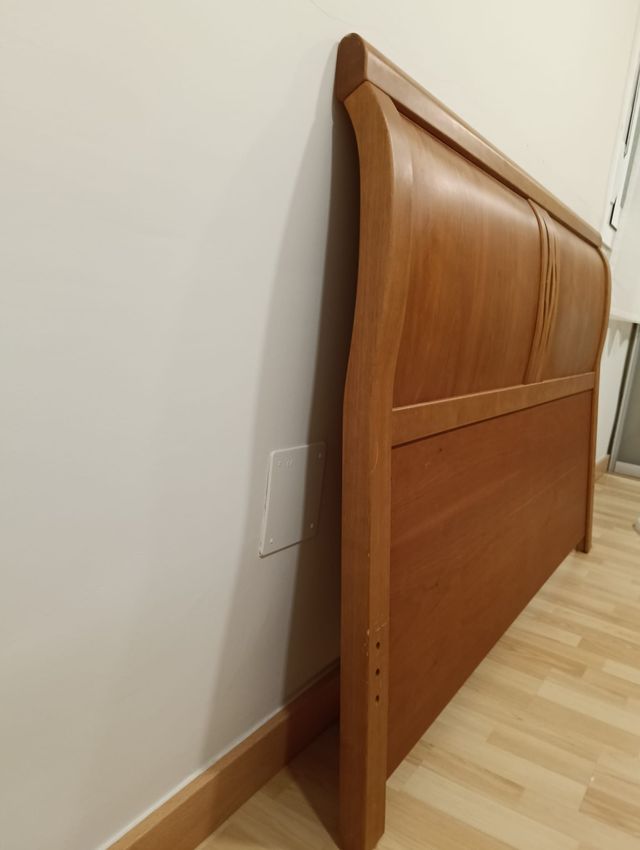 Cabecero de madera a juego