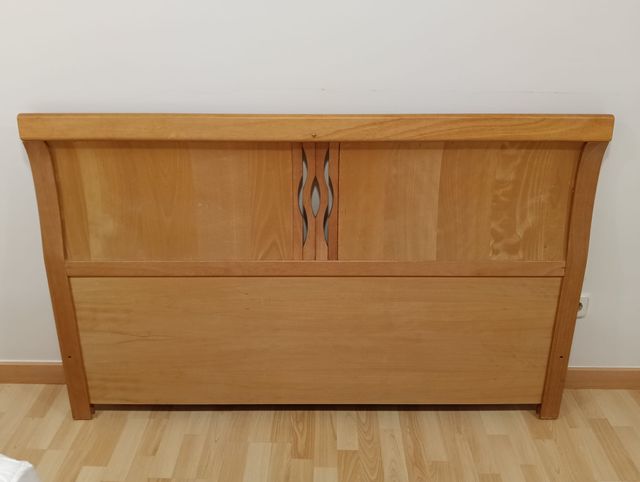 Cabecero de madera a juego