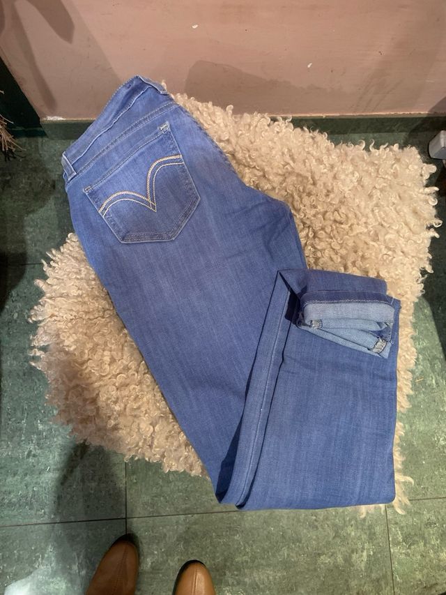 Levi's Talla W26 L30 tiene unas pequeñas mancha