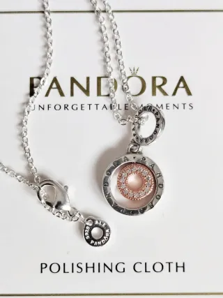 Charm Colgante Dos Círculos Logo Pavé y Cadena