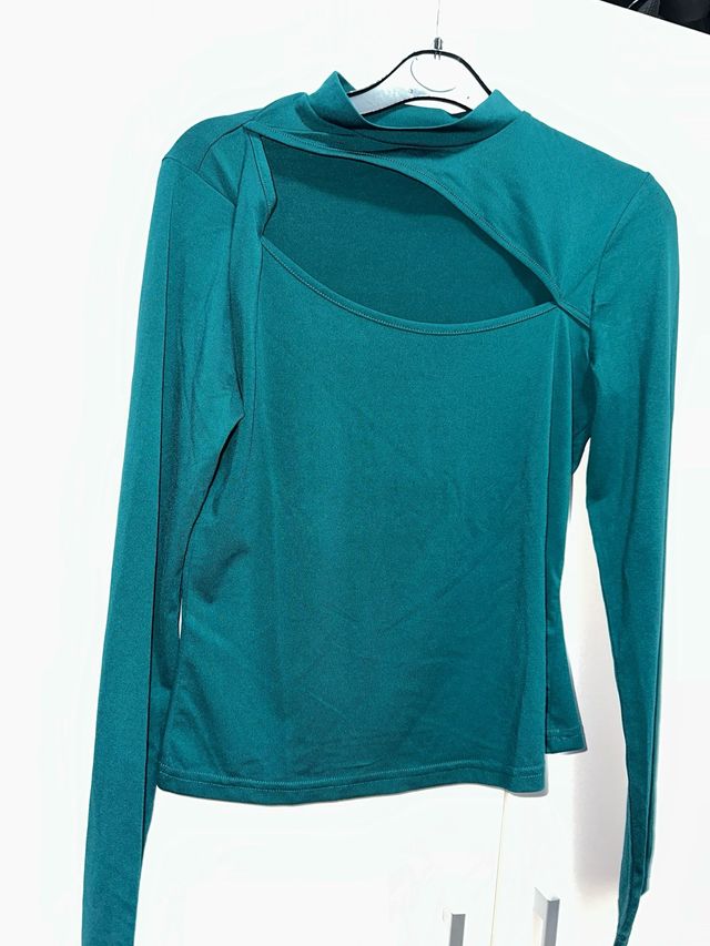 Camiseta verde con escote
