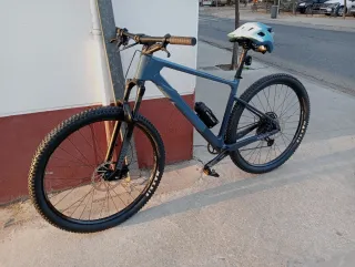 Bicicleta de carbono Focus