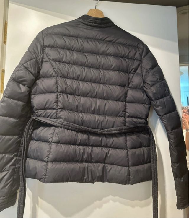 Plumífero Armani Jeans gris entallado