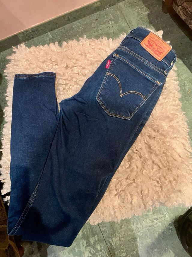 Levi's 710 Super Skinny Talla 24