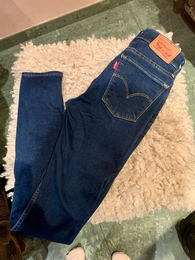 Levi's 710 Super Skinny Talla 24