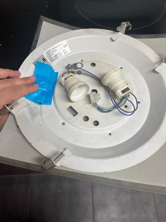 Plafón de cristal con mapa mundial