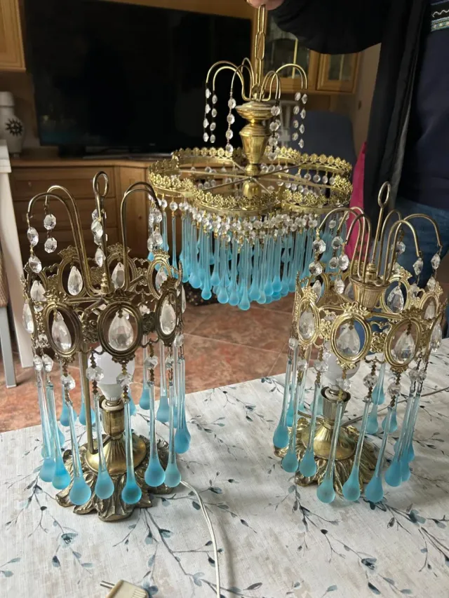 Lámparas de cristal y metal dorado