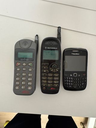 Lote 3 Móviles Alcatel, Motorola, BlackBerry