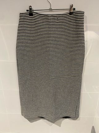 Falda de Rayas Blancas y Negras de Mango