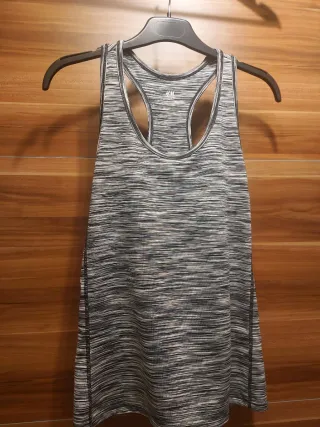 Camiseta tirantes H&M  negra y blanca