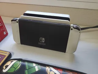 Nintendo Switch OLED Blanca y Negra