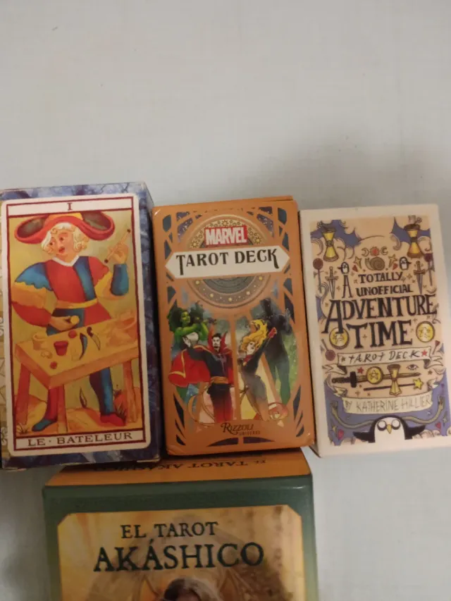 Tarot Marvel, Adventure Time y Akáshico