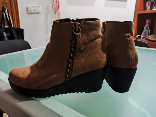 Botines marrones cuña
