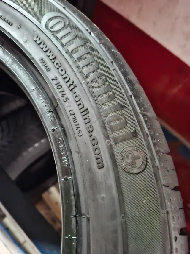 Neumáticos 215/45/16 continental