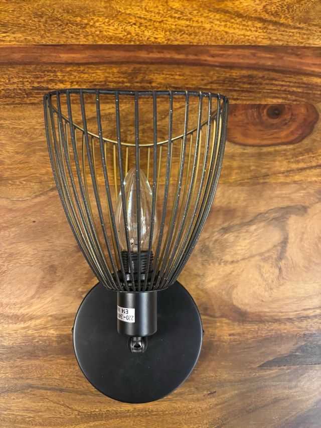 Aplique de parede em metal e cristal