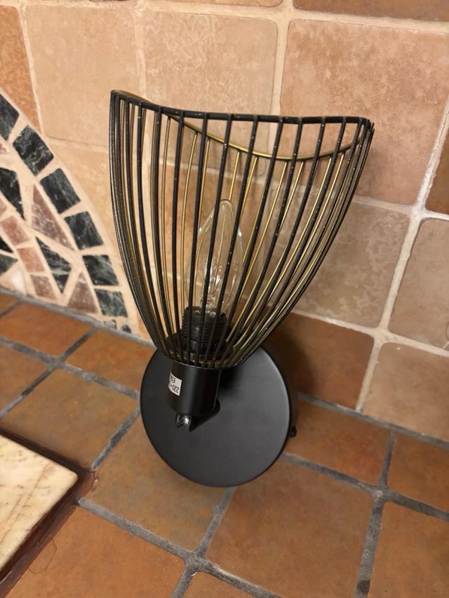 Aplique de parede em metal e cristal