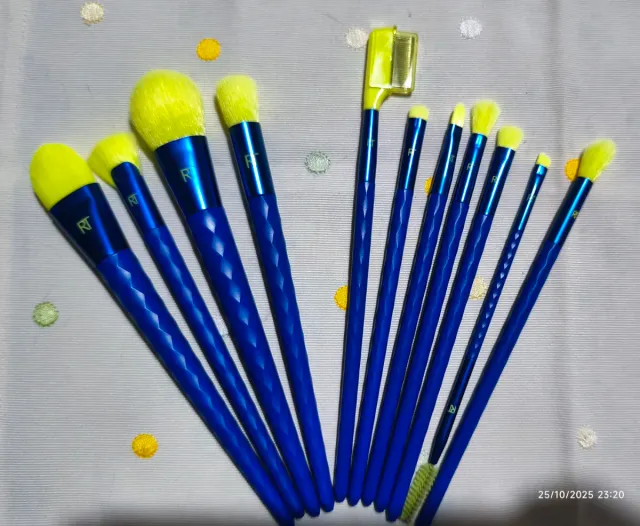 Set 11 pennelli trucco Real Techniques