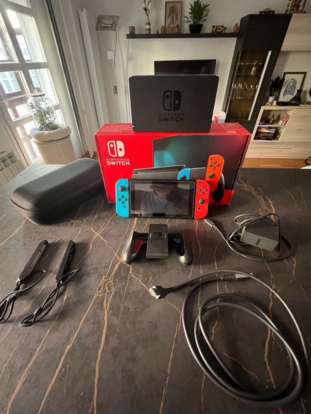 Nintendo Switch + 3 Juegos + Funda + tarjeta