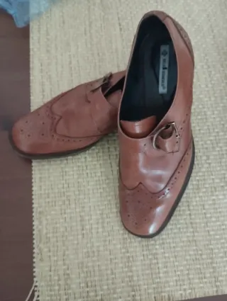 Zapatos castellanos con hebilla de mujer número 37