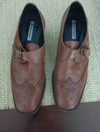 Zapatos castellanos con hebilla de mujer número 37