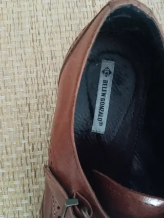 Zapatos castellanos con hebilla de mujer número 37