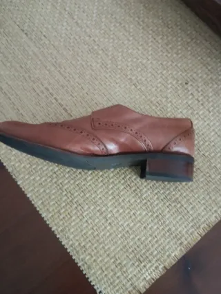 Zapatos castellanos con hebilla de mujer número 37