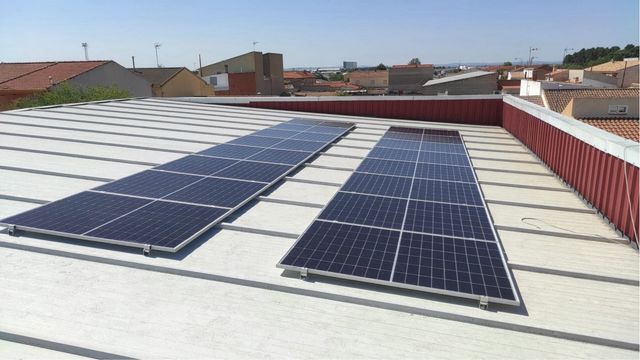 INSTALACIÓN PROFESIONAL DE PLACAS FOTOVOLTAICAS.