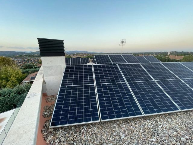 INSTALACIÓN PROFESIONAL DE PLACAS FOTOVOLTAICAS.