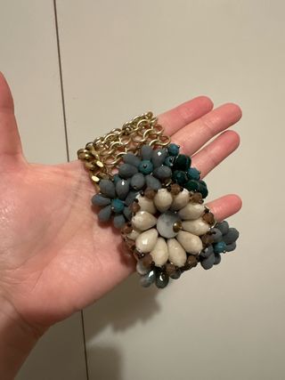 Bracciale floreale con perline