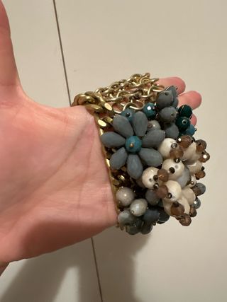 Bracciale floreale con perline